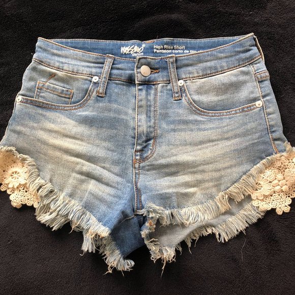 Denim shorts, size 2/26, scallop lace detail - Picture 1 of 4